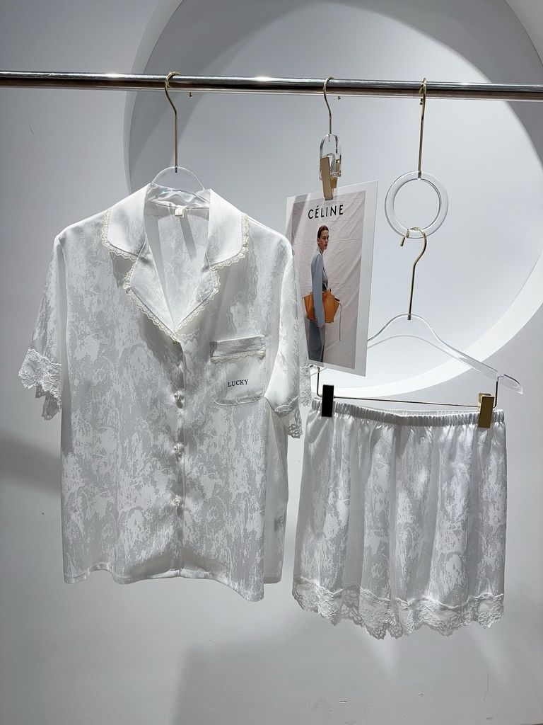 Bộ pyjama lụa băng ngắn NT01 Shury Store Home Wear | Thiết kế viền ren tinh tế, form rộng mát mịn