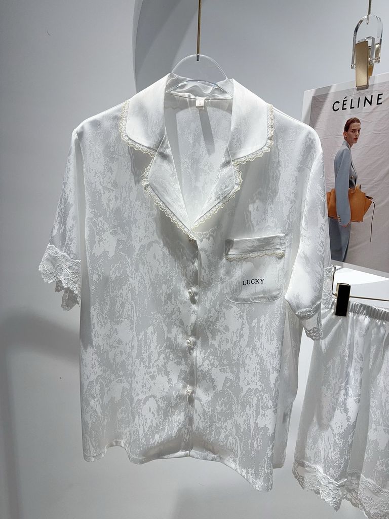 Bộ pyjama lụa băng ngắn NT01 Shury Store Home Wear | Thiết kế viền ren tinh tế, form rộng mát mịn