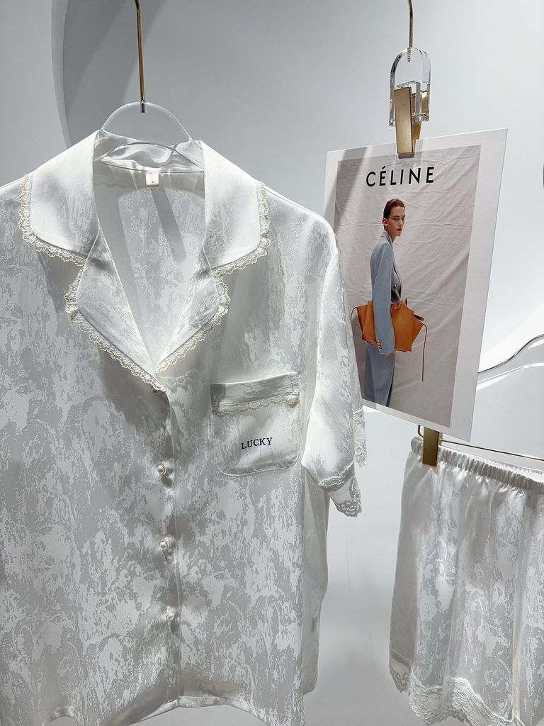 Bộ pyjama lụa băng ngắn NT01 Shury Store Home Wear | Thiết kế viền ren tinh tế, form rộng mát mịn