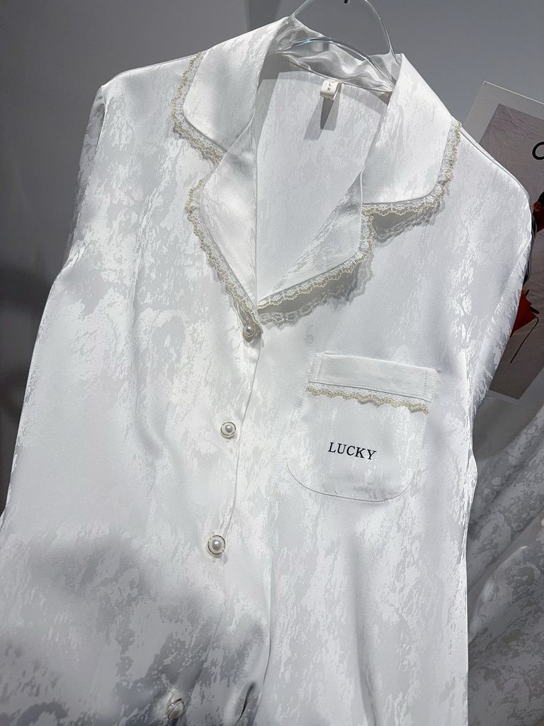 Bộ pyjama lụa băng ngắn NT01 Shury Store Home Wear | Thiết kế viền ren tinh tế, form rộng mát mịn