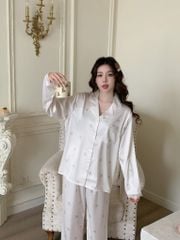 Bộ đồ ngủ TD38 lụa băng Shury Store Home Wear Pyjama dài tay họa tiết trái tim gấu nền trắng kem