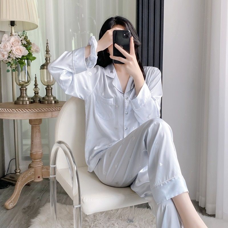 Bộ pyjama lụa tay dài quần dài ép kim hình bướm Shury Store Home Wear TD74 mặc mát thoải mái sang
