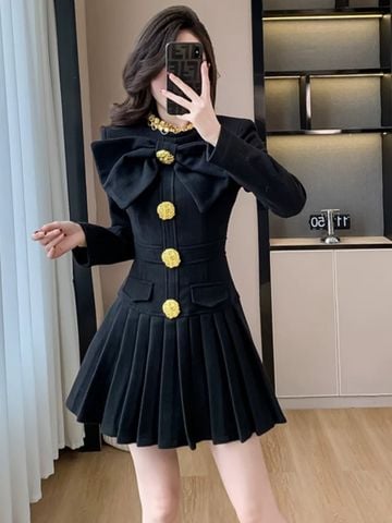Đầm Đen Nơ Nút Vàng To