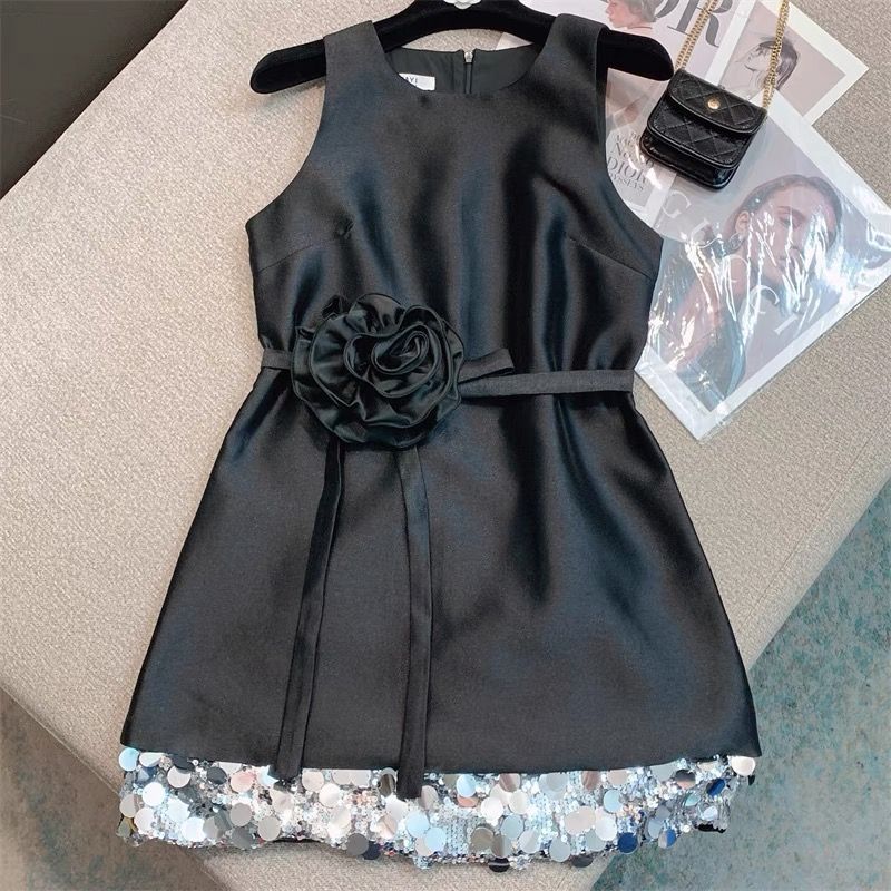 Set Áo Kèm Hoa Cột Chân Váy Kim Sa