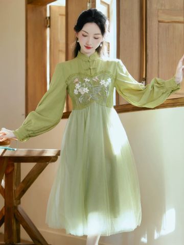 Đầm Xanh Lá