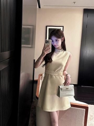 Đầm Kem Cổ Đính Đá