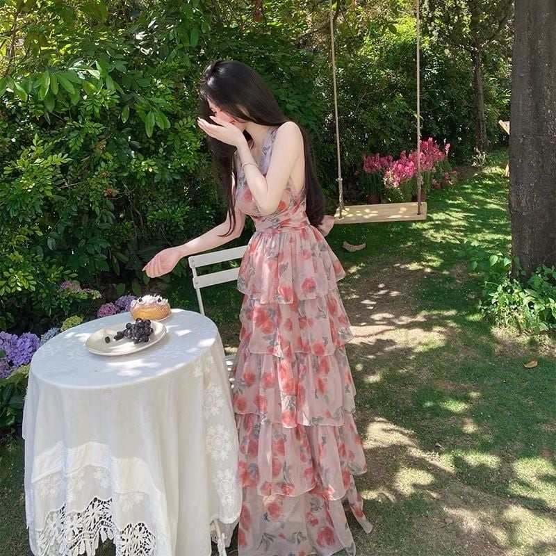 Maxi Tầng Hở Lưng