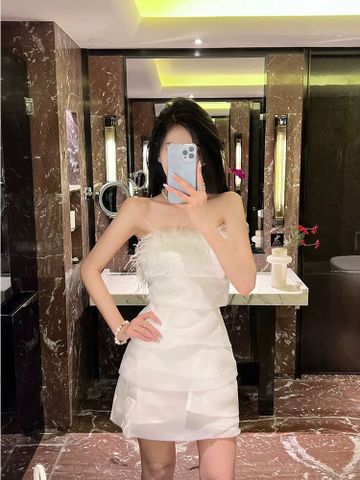 Đầm Trắng Cúp Ngực Lông