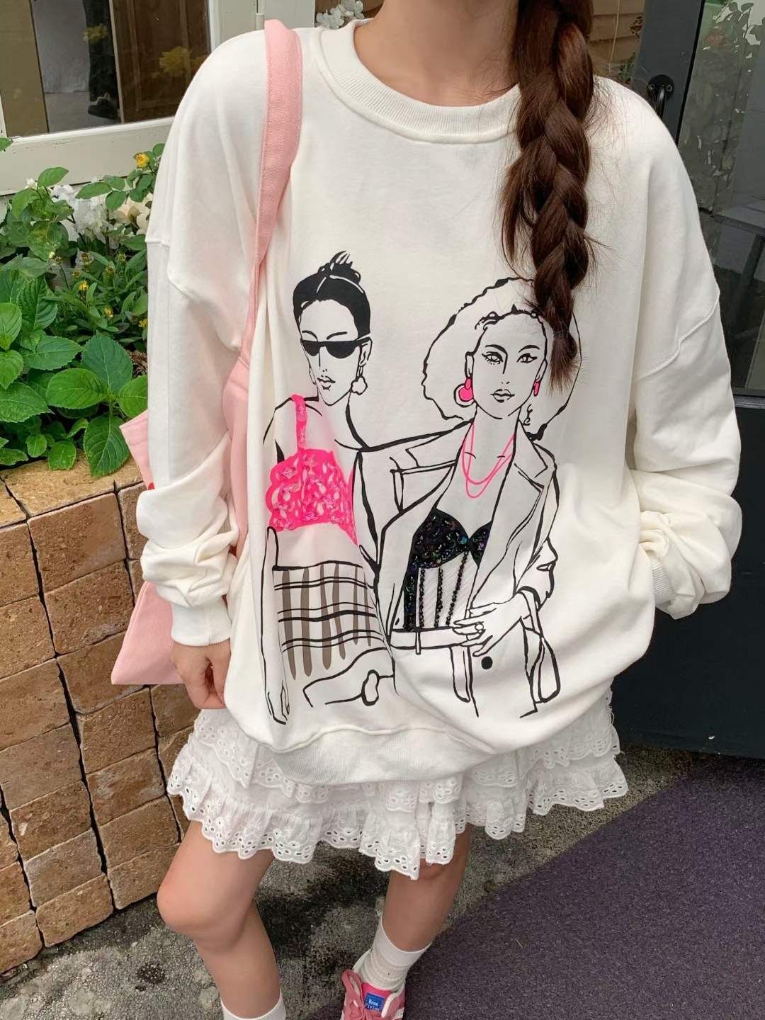 Áo Thun Tay Dài Trắng 2 Cô Gái