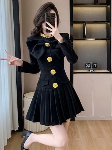Đầm Đen Nơ Nút Vàng To