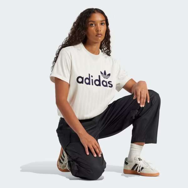  Áo T-shirt adidas Boyfriend Linear Graphic Nữ - JC7700 