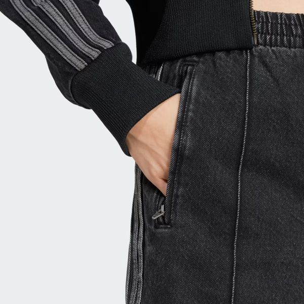  Quần short denim adidas Firebird Adicolor Nữ - JD3107 