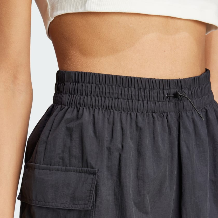 Quần short adidas Adicolor Cargo Nữ - JH1077 