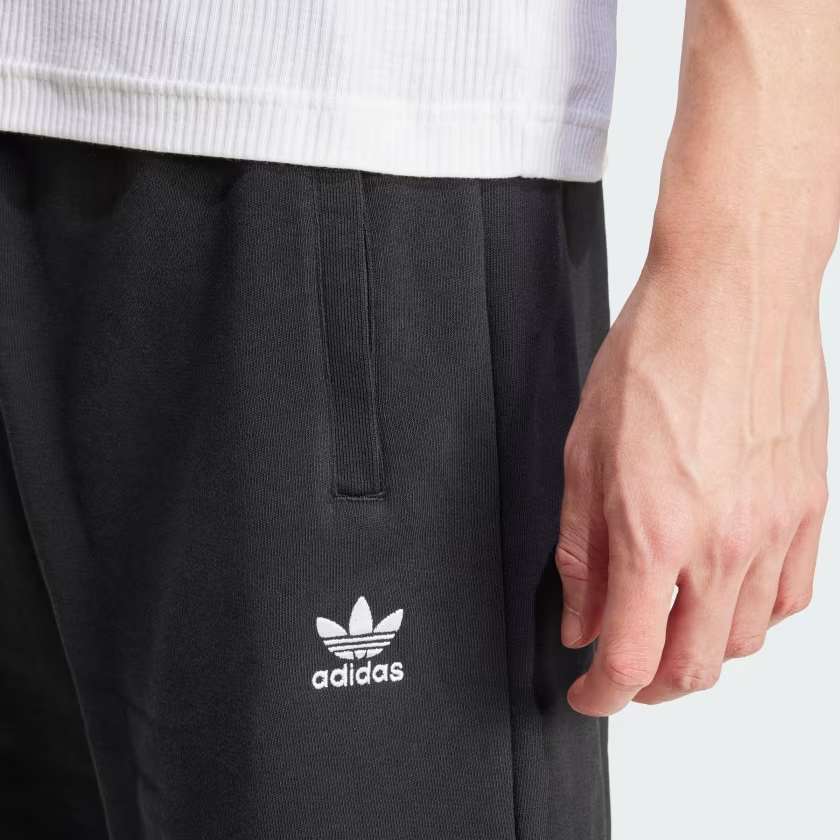  Quần short adidas Essentials Ba lá Nam - IY8520 