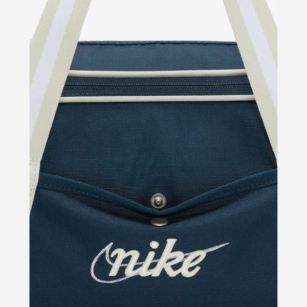  Túi duffle Nike HERITAGE DUFF - RETRO Unisex - DR6261-478 