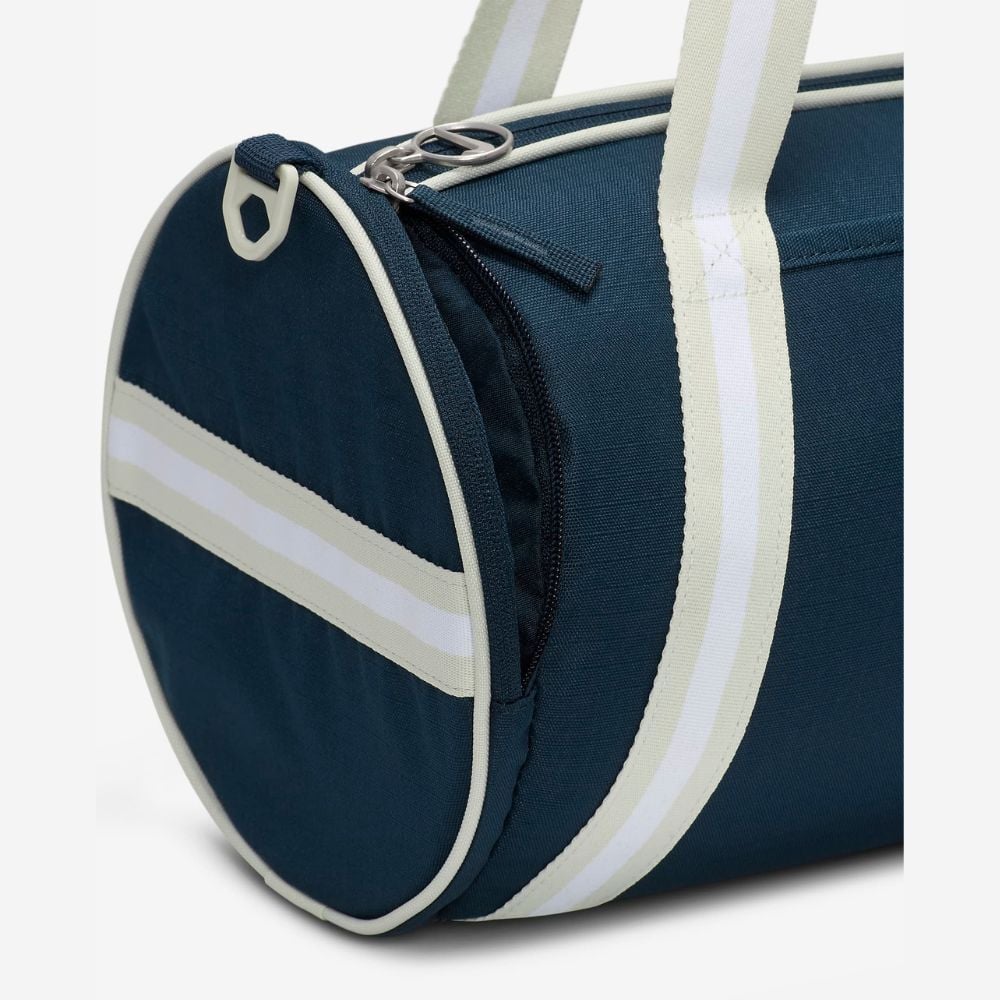  Túi duffle Nike HERITAGE DUFF - RETRO Unisex - DR6261-478 