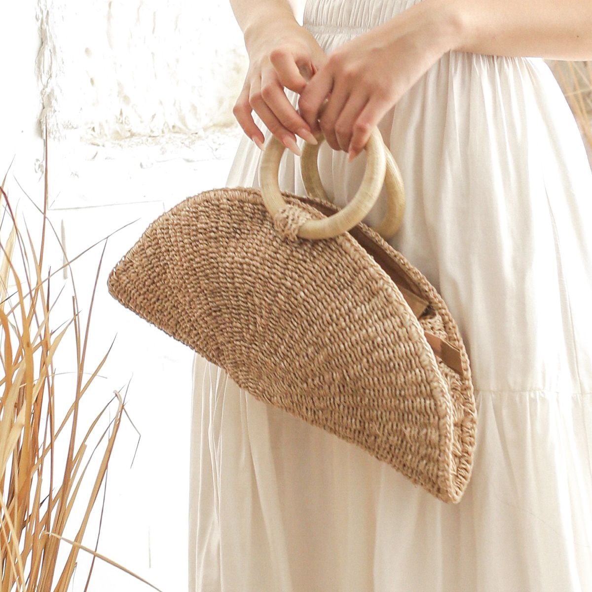Túi Cói Abaca Xách Tay Hình Bán Nguyệt