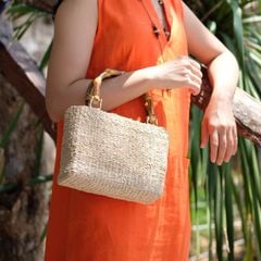 Túi Cói Abaca Cỡ Trung Phối Quai Xách Tay Bằng Trúc - HOA THỦY TIÊN