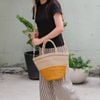 Túi Cói Hình Thang Cỡ Trung Phối Màu - TRÀ SỮA