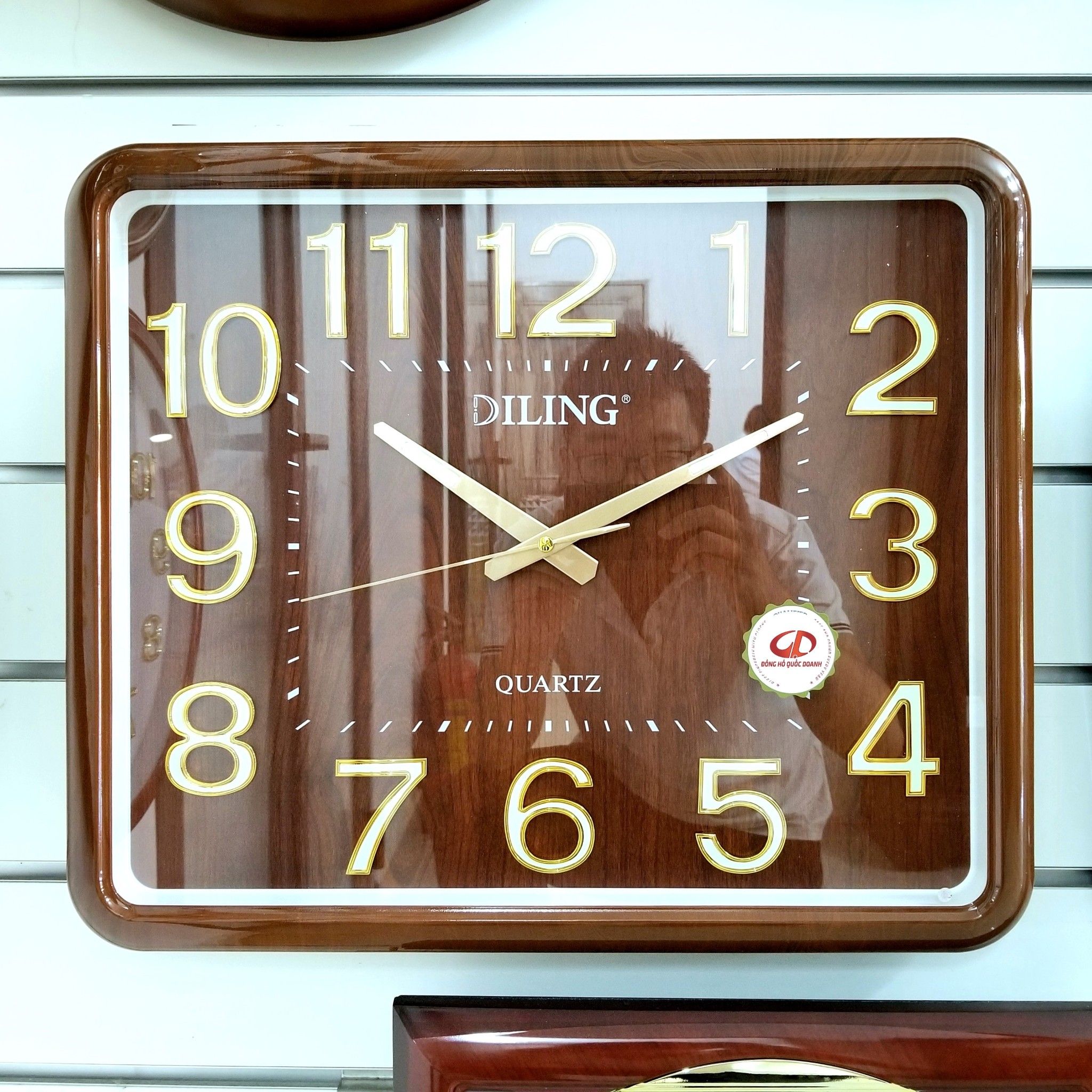Đồng hồ treo tường hình chữ nhật Diling 1908 - Nhựa