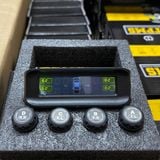 Cảm biến Áp suất Lốp TPMS Ô Tô Phiên Bản TIẾNG VIỆT Màn Hình LCD Màu dùng Năng Lượng Mặt Trời (Loại gắn van ngoài )