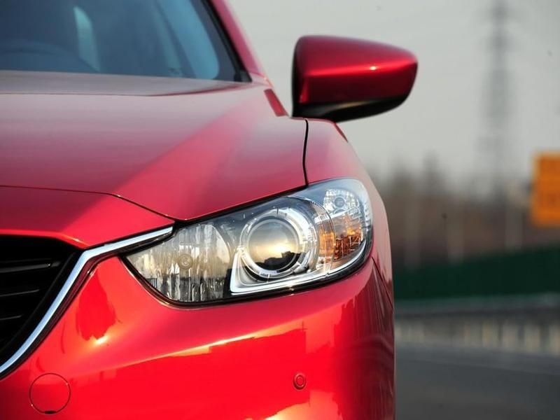 Vỏ đèn pha mazda 6