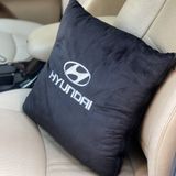 Gối tựa lưng và chăn logo Hyundai 2 trong 1  - Sử dụng làm tựa lưng chăn đắp văn phòng hoặc ô tô tiện dụng chất lông tuyết