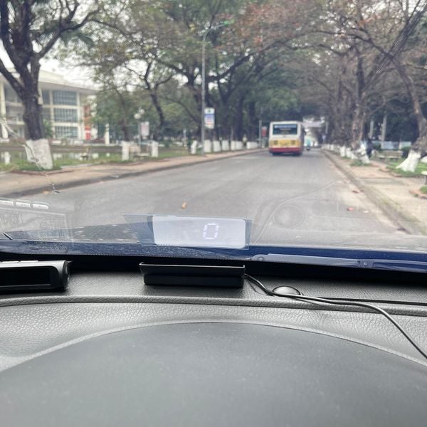 HUD V8 - Kết Nối Qua Cổng USB Công nghệ GPS