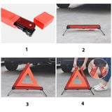 Tam giác phản quang cảnh báo nguy hiểm cho xe ô tô khi dừng, đỗ giữa đường do hỏng hóc, trục trặc về máy móc