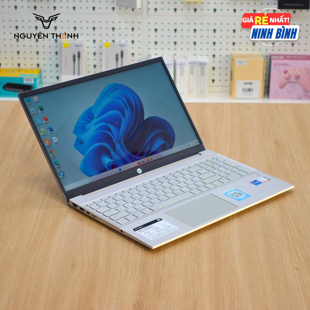 Laptop HP Pavilion 15-eg0070 (Core i7-1165G7 | RAM 16GB | SSD 512GB |15.6'' FHD IPS Cảm ứng | Silver)