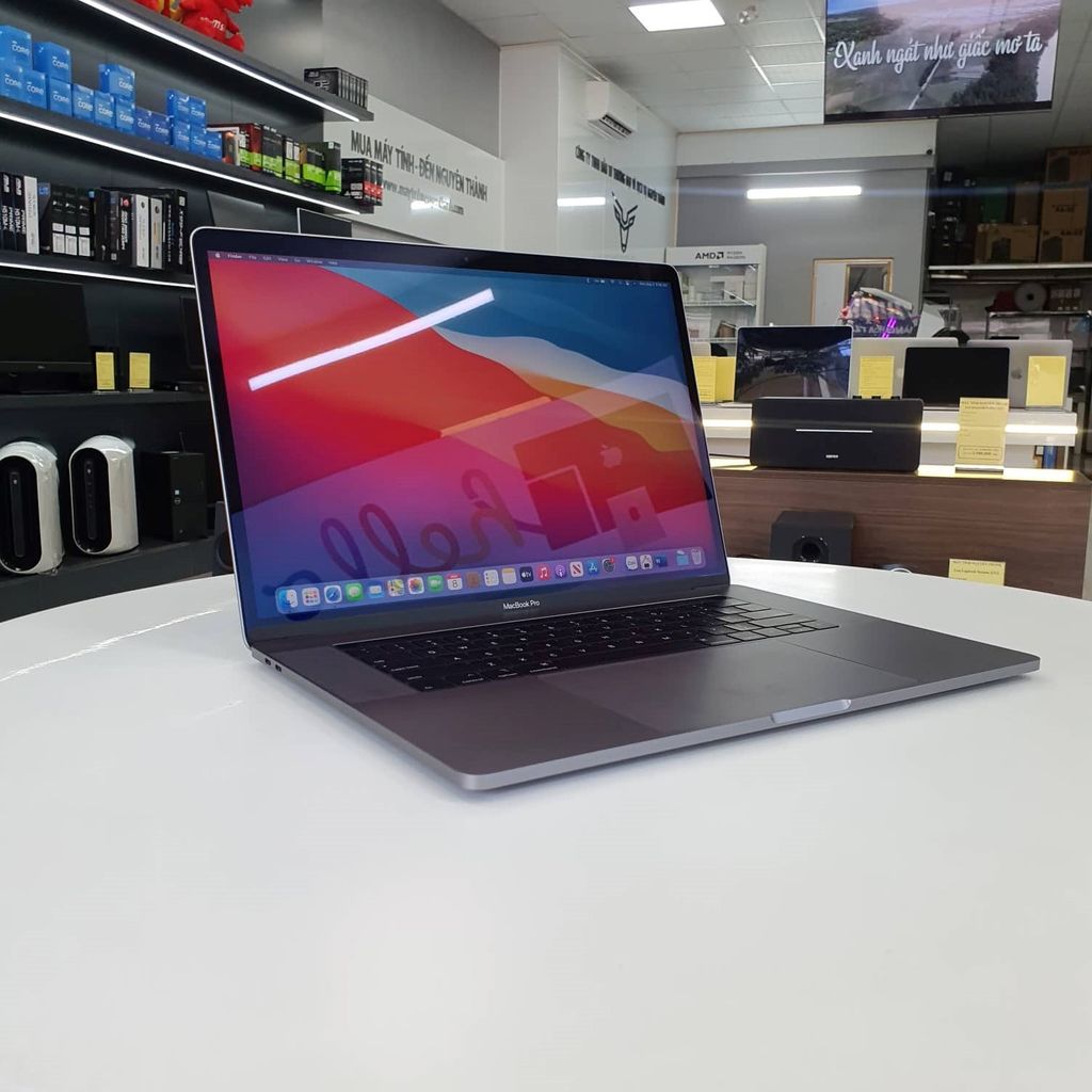 MacBook Pro 2019 15 inch - (I9 2.4GHz/ Ram 32GB/ SSD 1TB/ Radeon Pro Vega 20/ Gray) - Like New 99%