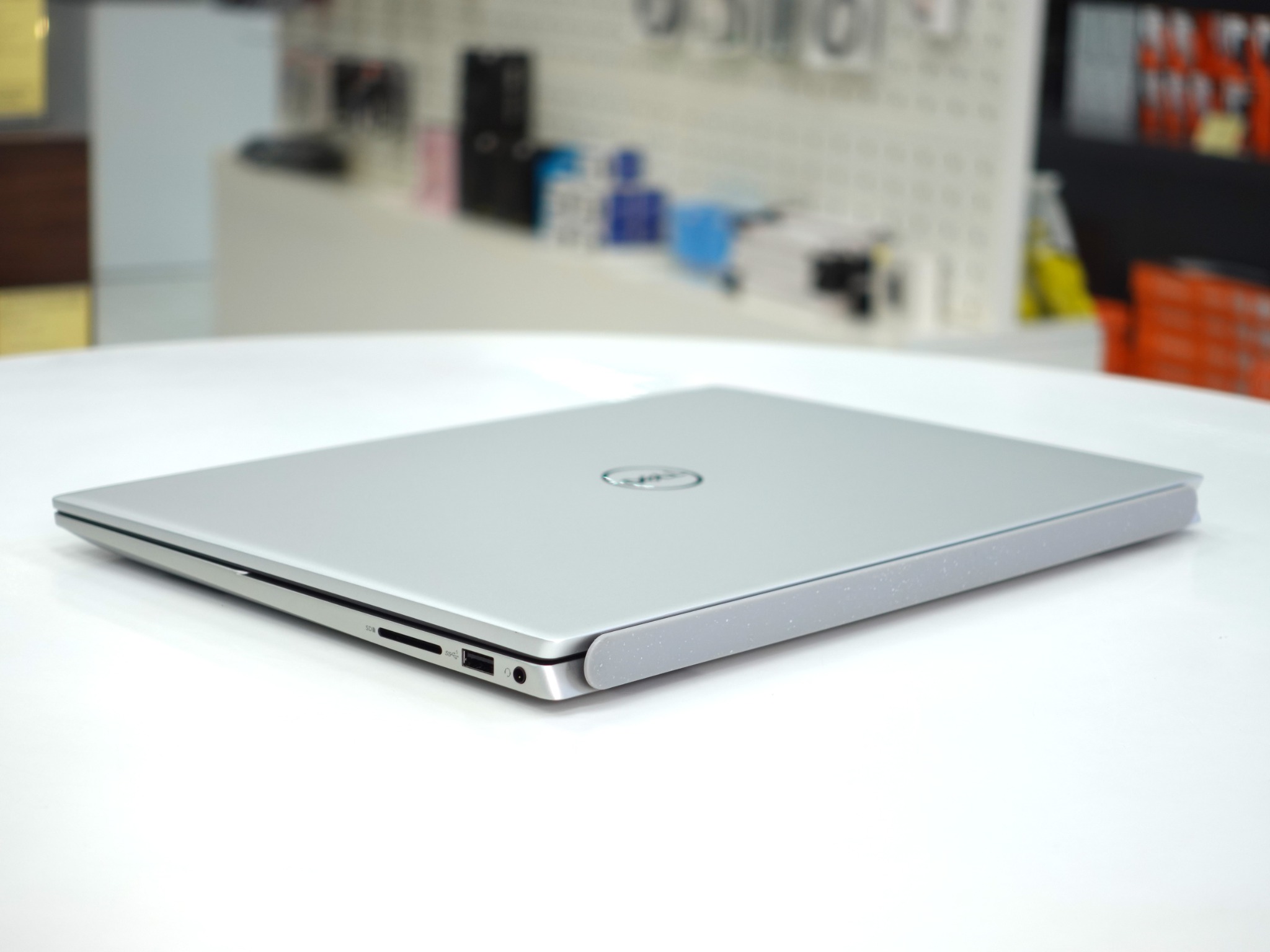 Laptop Dell Inspiron 14 5420 Core i7-1255U MX570 2GB màn hình 2K Laptop Dell Inspiron 14 5420 Core i7-1255U MX570 2GB màn hình 2K