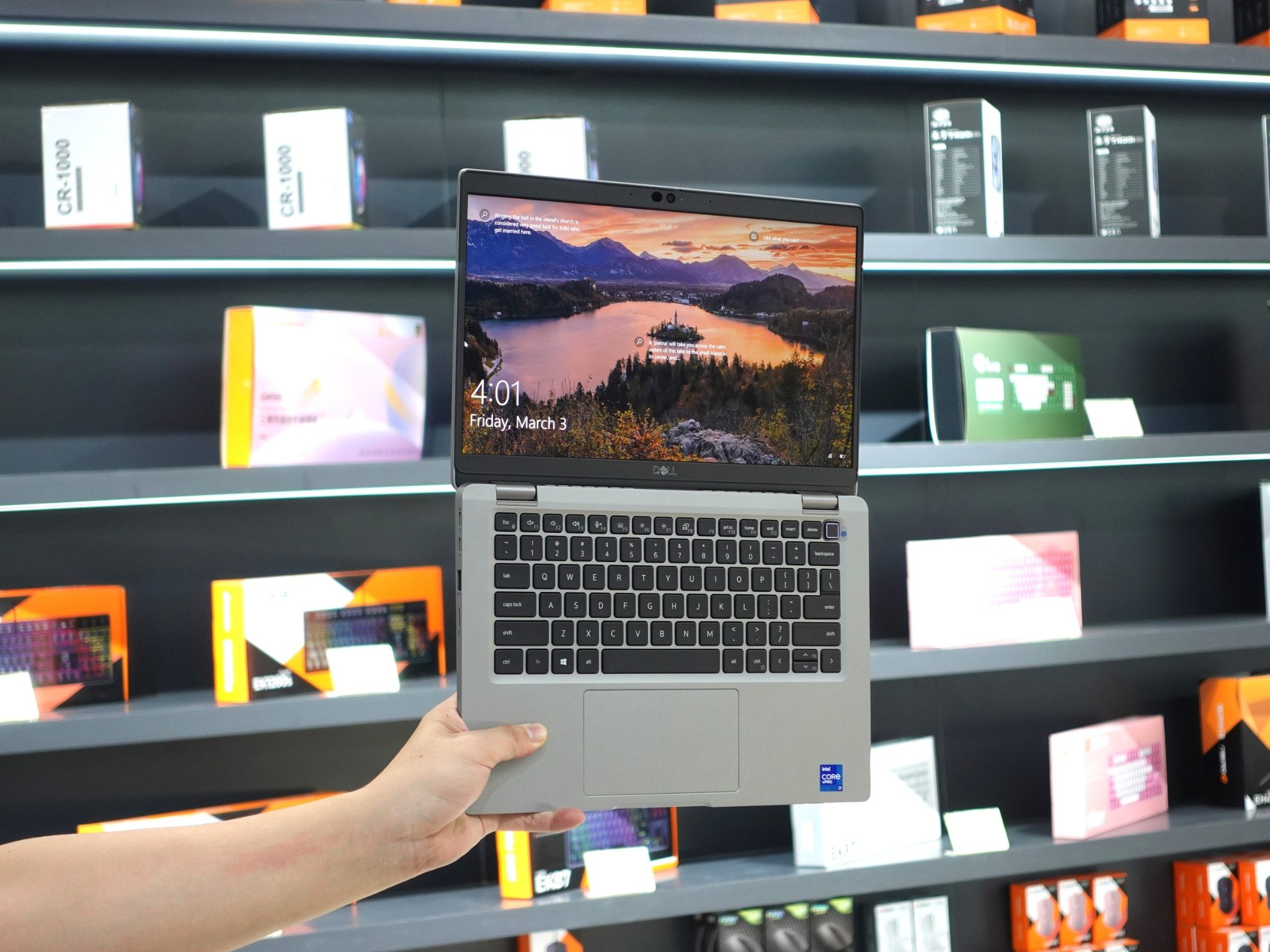 Laptop Dell Latitude 5320 Core i7 ram 8G giá tốt tại Nguyên Laptop Dell Latitude 5320 Core i7 ram 8G giá tốt tại Nguyên