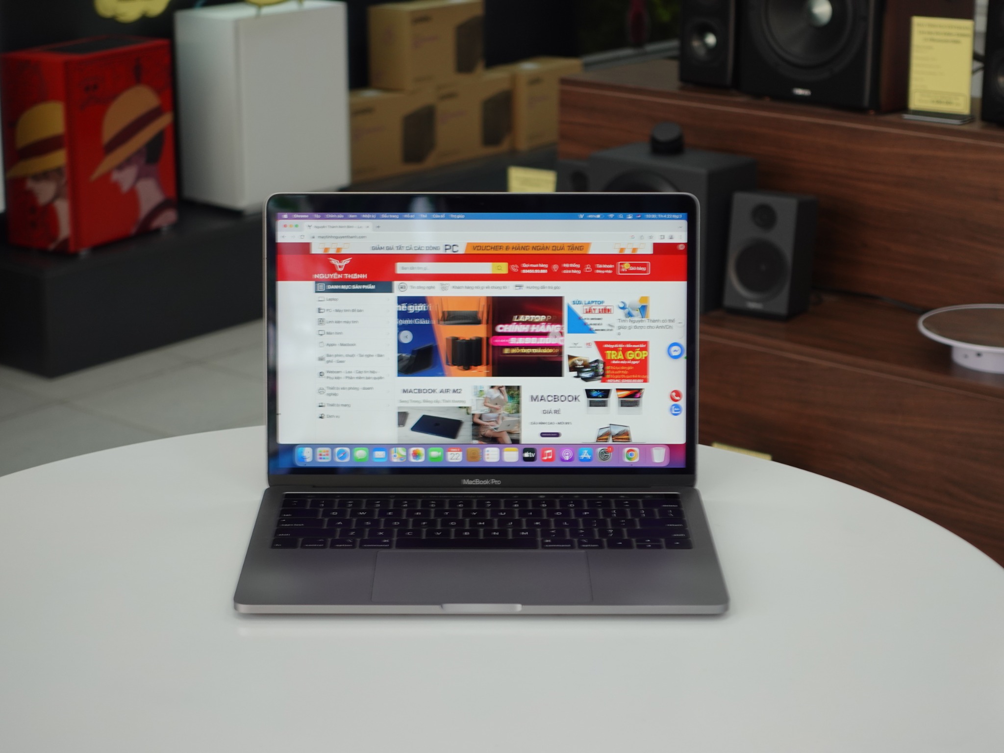 Macbook Pro Touchbar 13 inch 2018 Core i7 Ram 16GB SSD 512GB giá rẻ