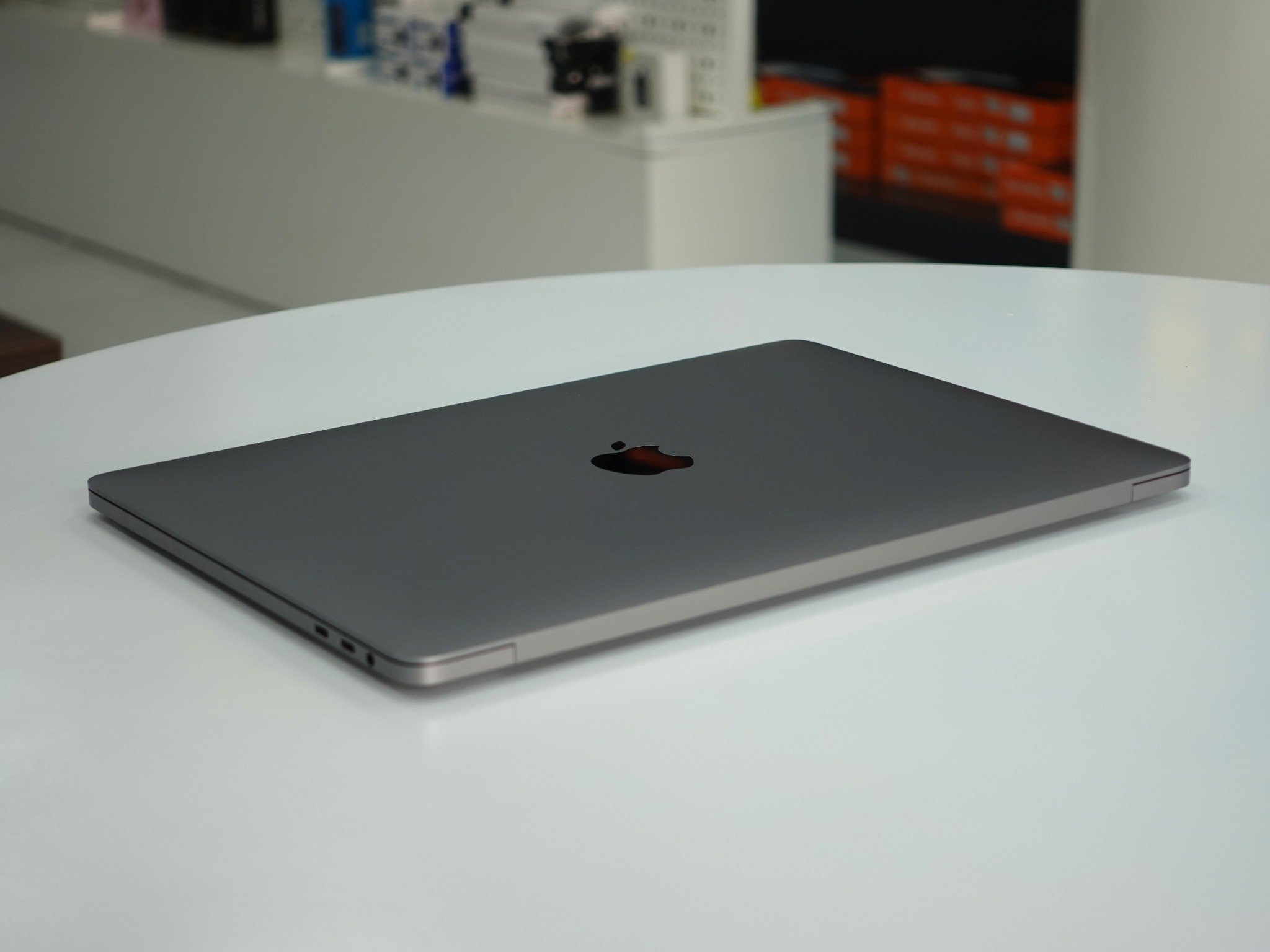 Macbook Pro Touchbar 13 inch 2018 Core i7 Ram 16GB SSD 512GB