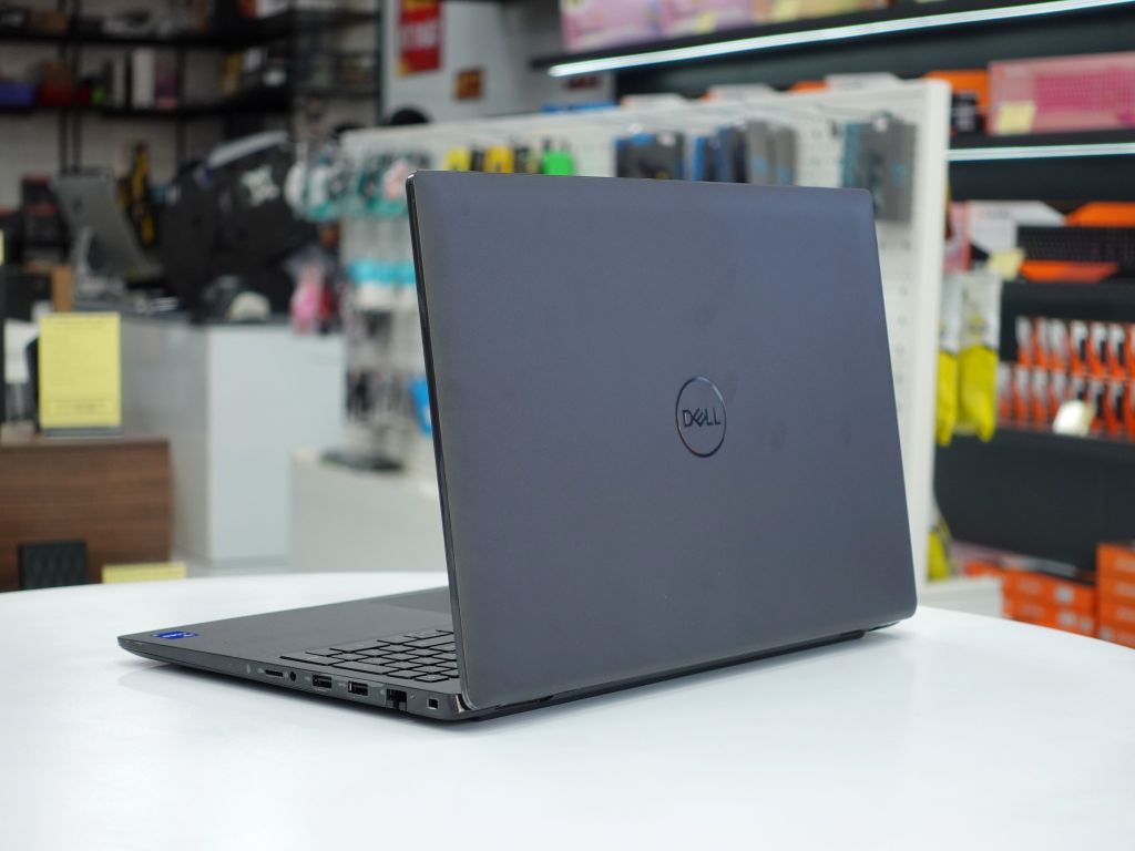 Laptop Dell Latitude 3520 (Core i5-1135G7 | 8GB | 256GB | Intel Iris Xe | 15.6 inch FHD | Windows 10 | Đen)