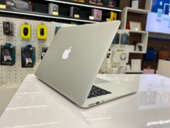 Macbook Air 13.3 inch  2017 - Core i7 2.2GHz/ RAM 8GB / SSD 256GB/ Sliver) - Like new 99%