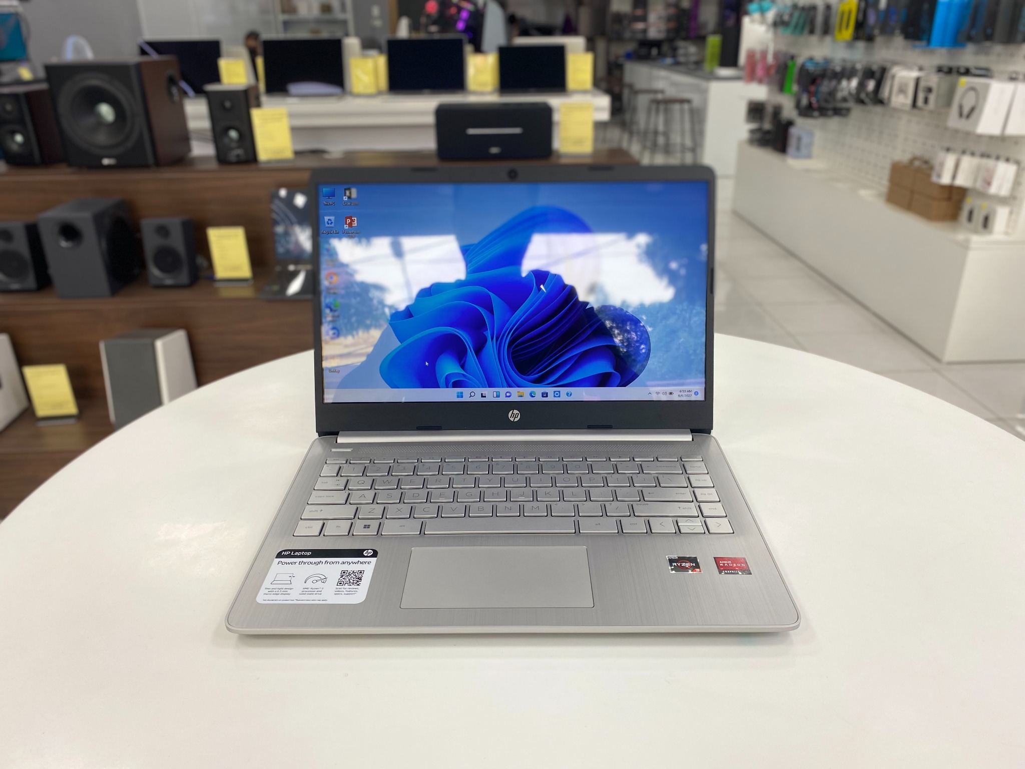 Laptop HP 14fq0013dx (AMD Ryzen 3 3250U/8GB Ram /128GB SSD/14.0" HD/W