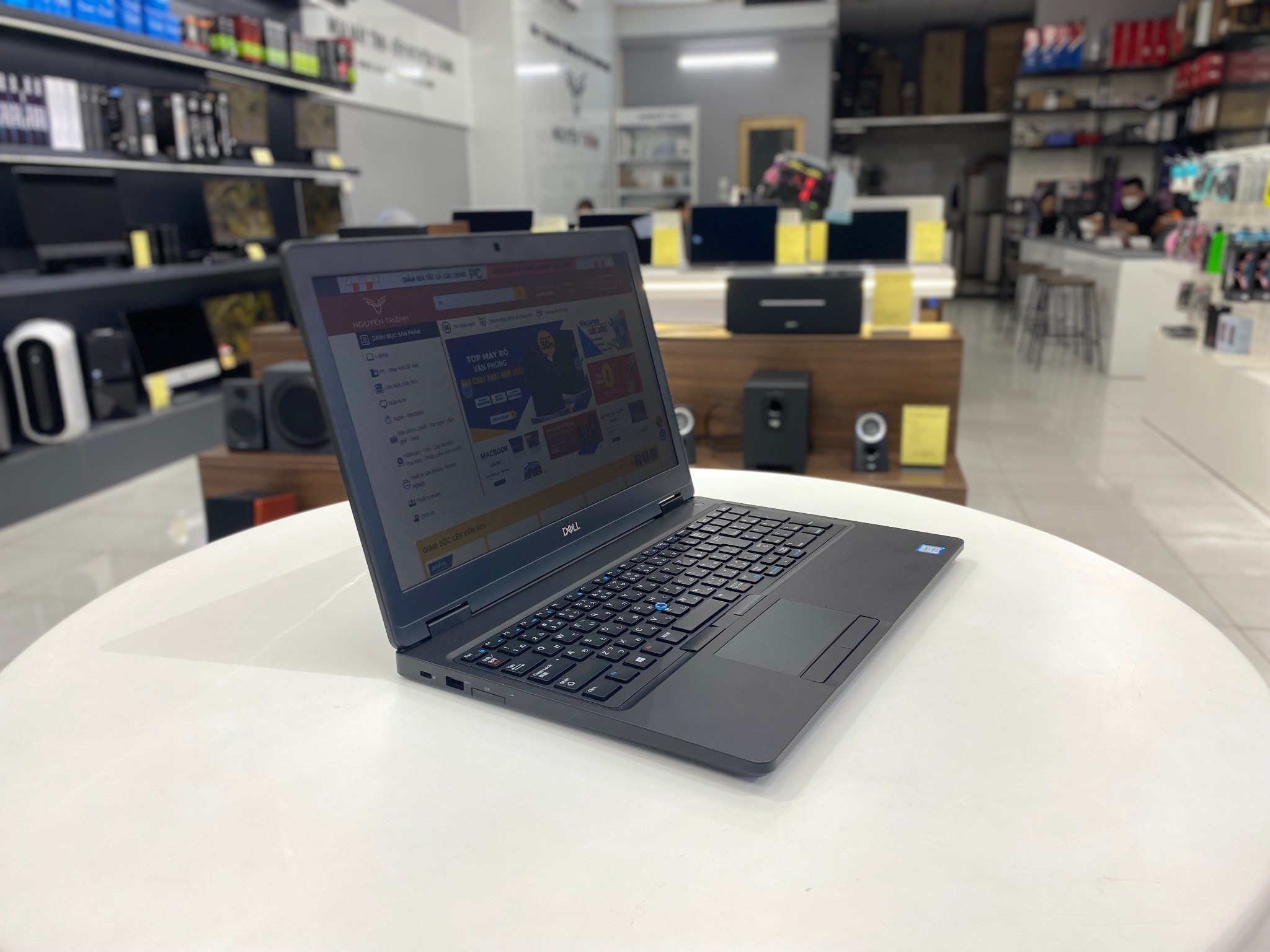 Laptop Dell Latitude 5590 ( Intel Core i5 8250U RAM 8GB 240GB SSD Laptop Dell Latitude 5590 ( Intel Core i5 8250U RAM 8GB 240GB SSD