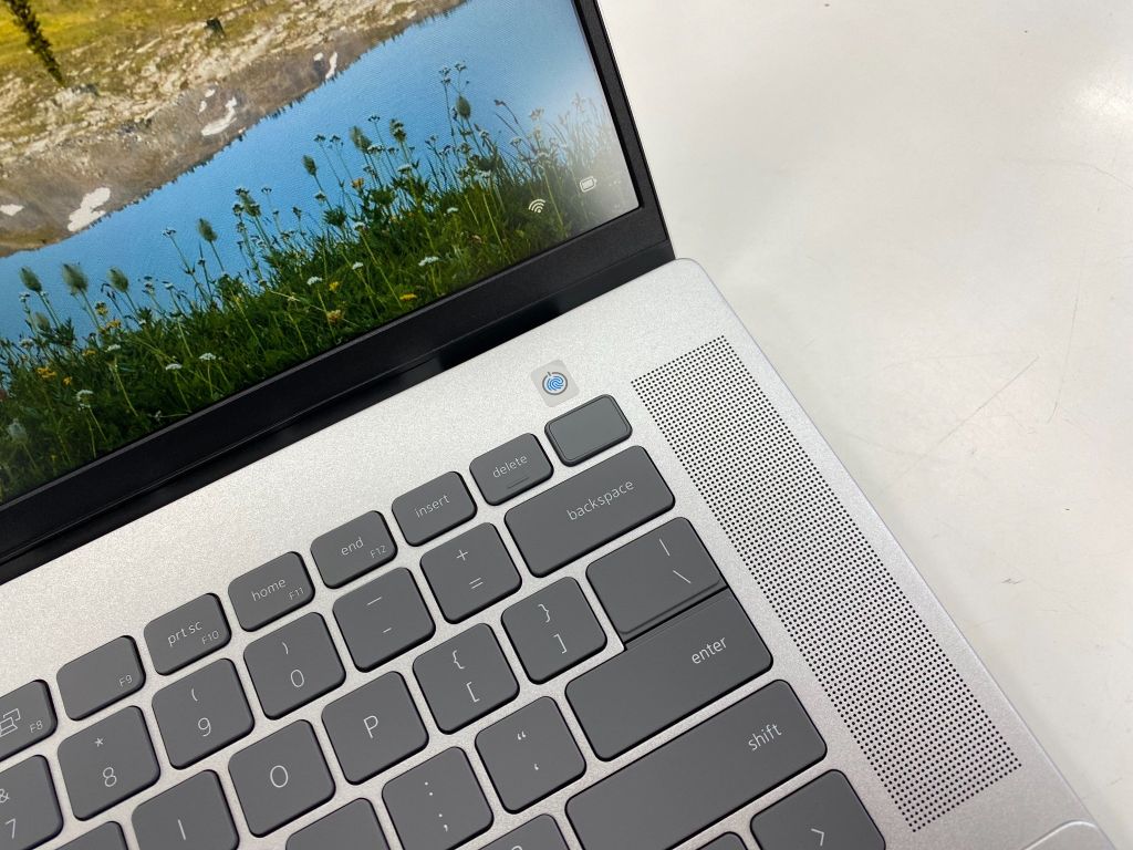 Laptop Dell Inspiron 5620 (Core i7 - 1260P | 16GB | 1TB | GeForce MX570 2GB| 16