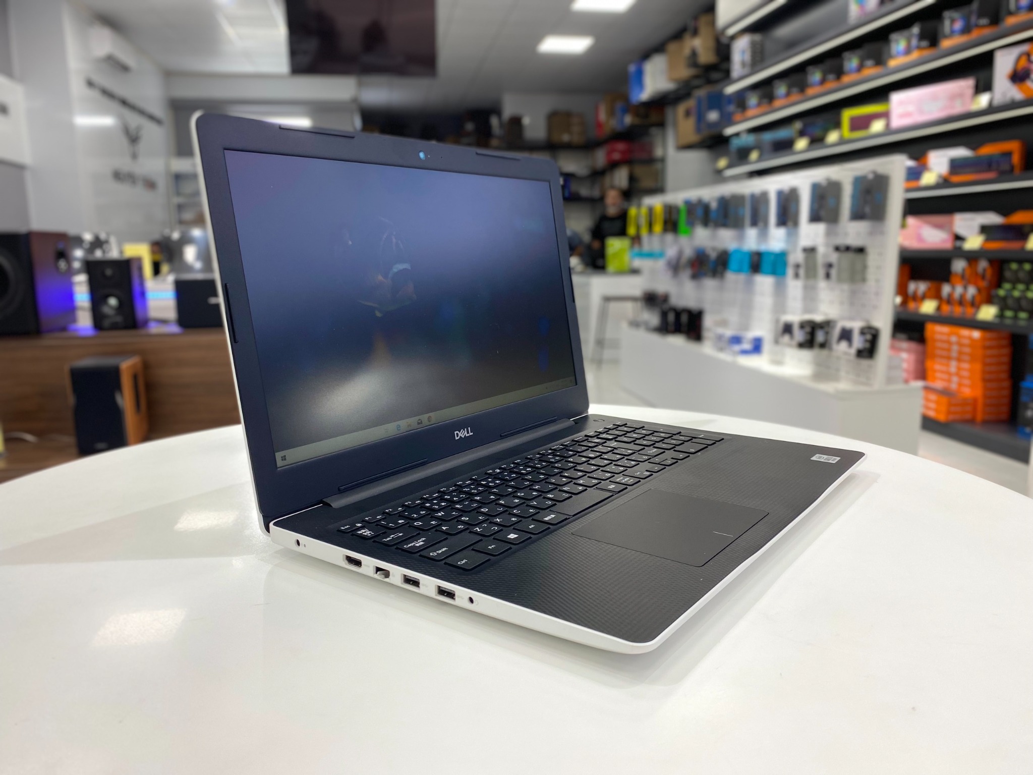 Laptop Dell Inspiron 3593 (Core I3-1005G1/ 4GB DDR4 2666MHz/ SSD 256GB Laptop Dell Inspiron 3593 (Core I3-1005G1/ 4GB DDR4 2666MHz/ SSD 256GB