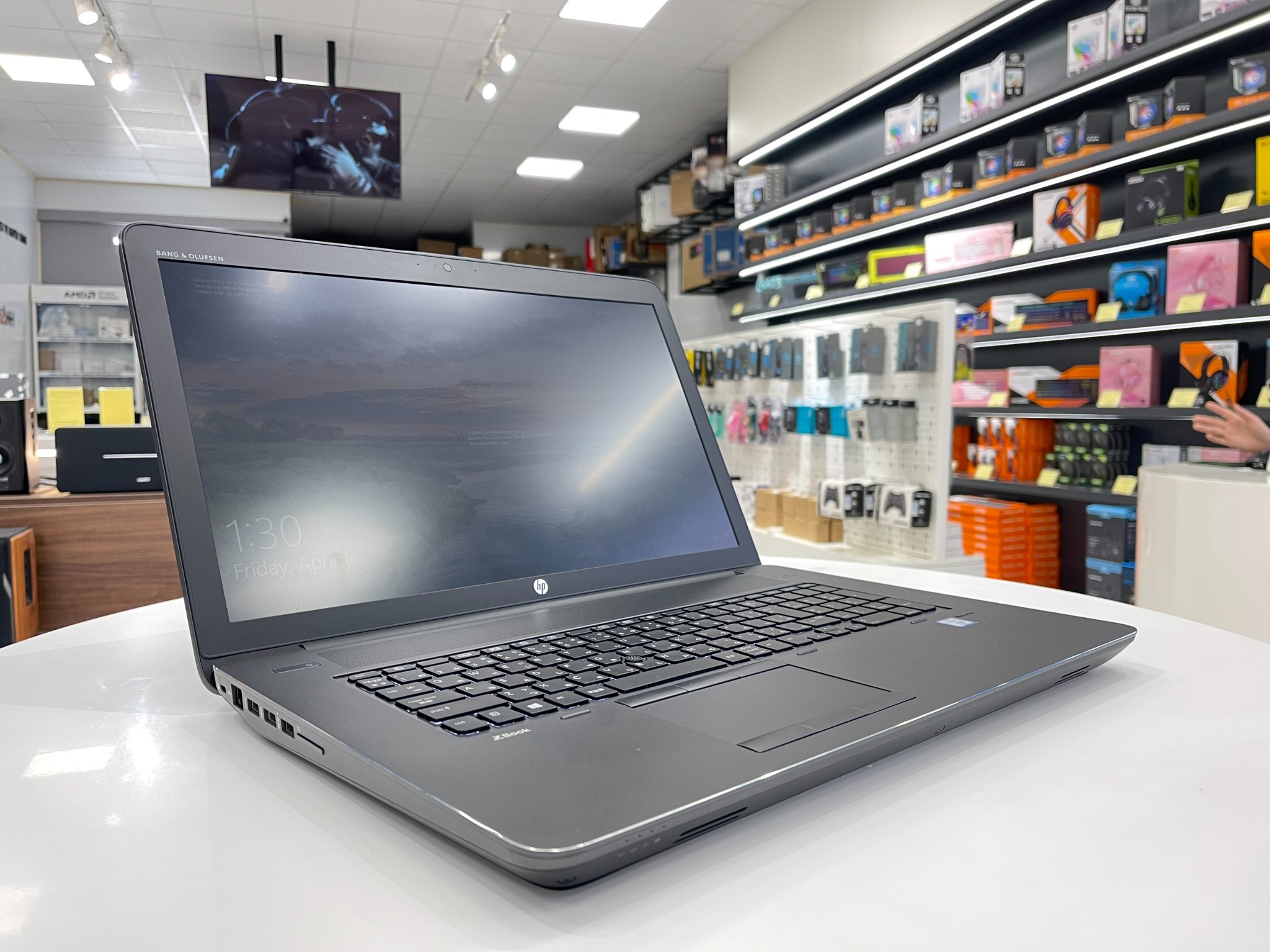 ノートPC hp - HP zbook 17G3 Xeon 1535 v5 16/512 m4000m ノートPC hp - HP zbook 17G3 Xeon 1535 v5 16/512 m4000m hp