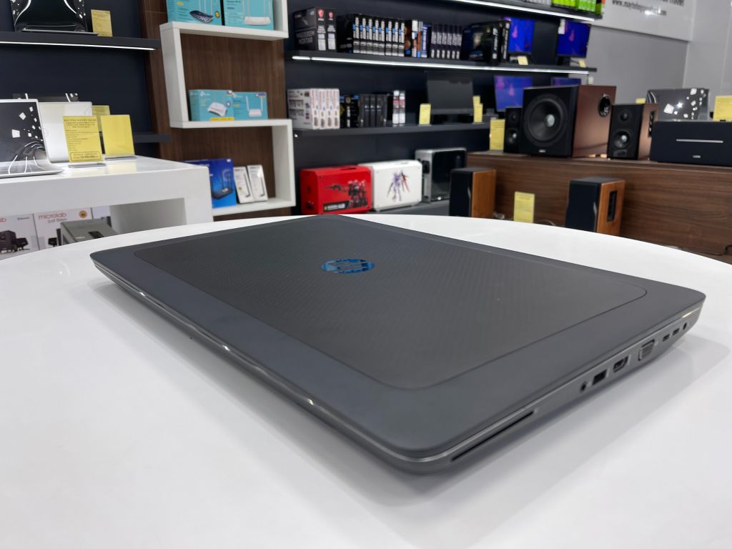 Laptop HP ZBook 17 G3 Xeon E3 1535M | 32GB RAM | 512GB SSD | Quadro M4000M | 17.3