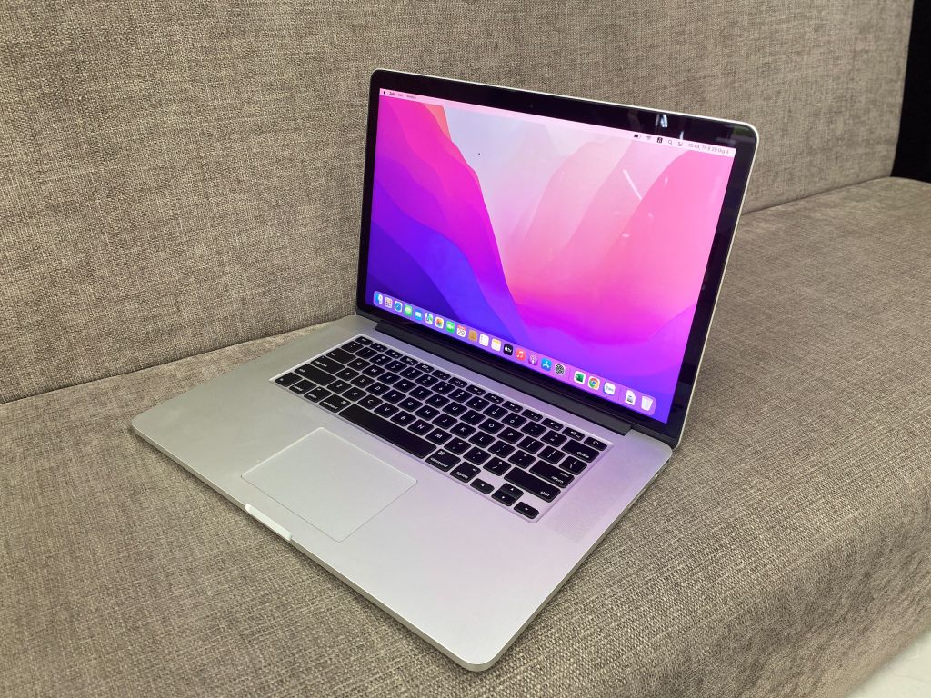 Macbook Retina 15 inch - 2015 MJLQ2 - 2.2ghz Core i7/ 16GB/ 256GB SSD New 98-99% / Key US