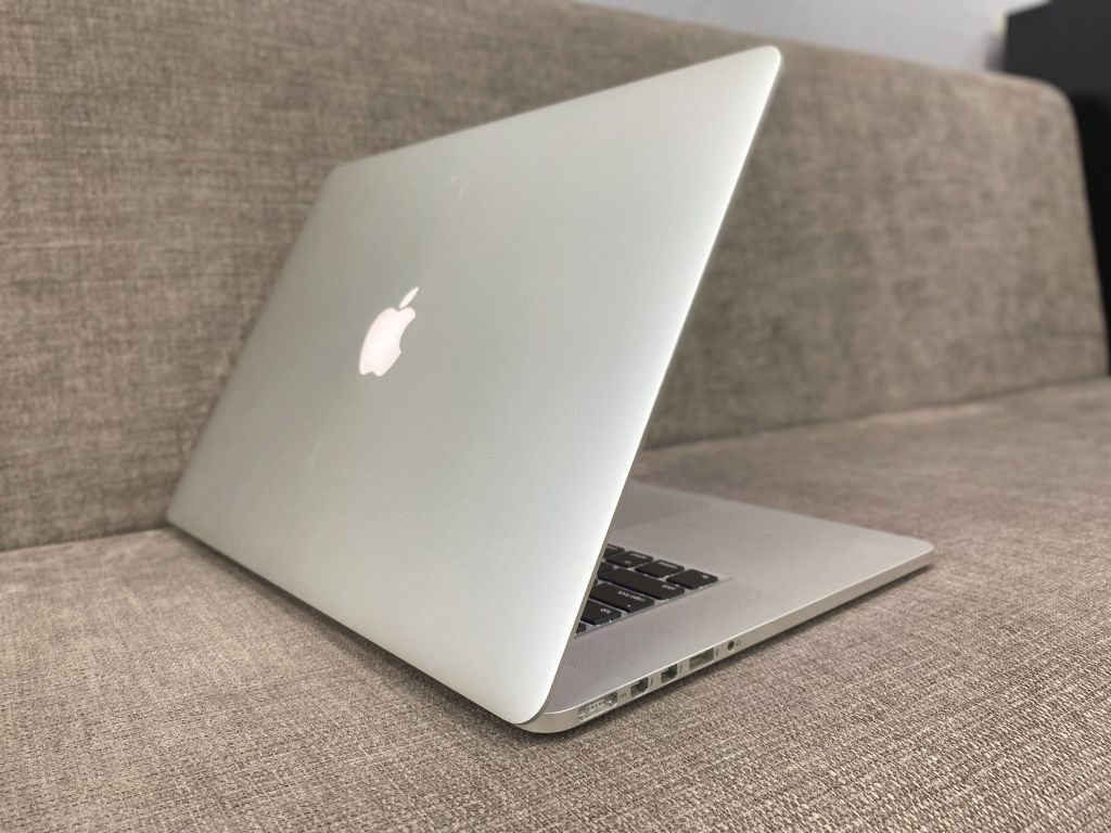 Macbook Retina 15 inch - 2015 MJLQ2 - 2.2ghz Core i7/ 16GB/ 256GB SSD New 98-99% / Key JAPAN