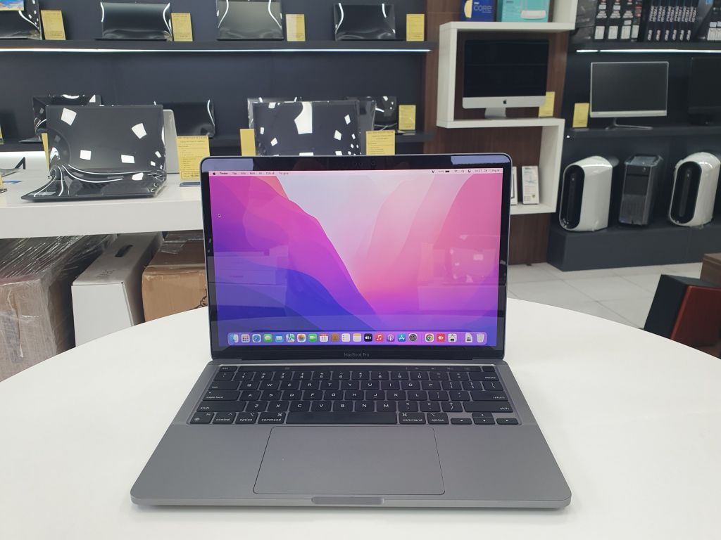 MacBook Pro 2020 13 inch (MYD82/MYDA2) Apple M1 8GB RAM 256GB SSD Like New 99%