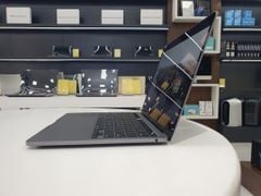 MacBook Pro 13 inch A2289 2020 Like New 99%