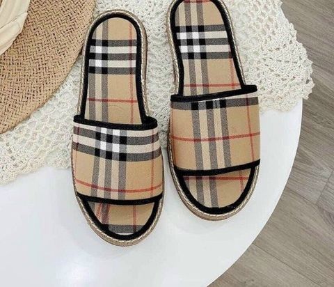 DÉP LÊ BURBERRY ĐẾ CÓI D0012ER