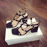 SANDAL VALENTINO TRỤ D0029E