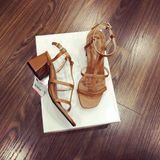 SANDAL DÁNG VALENTINO D0021E